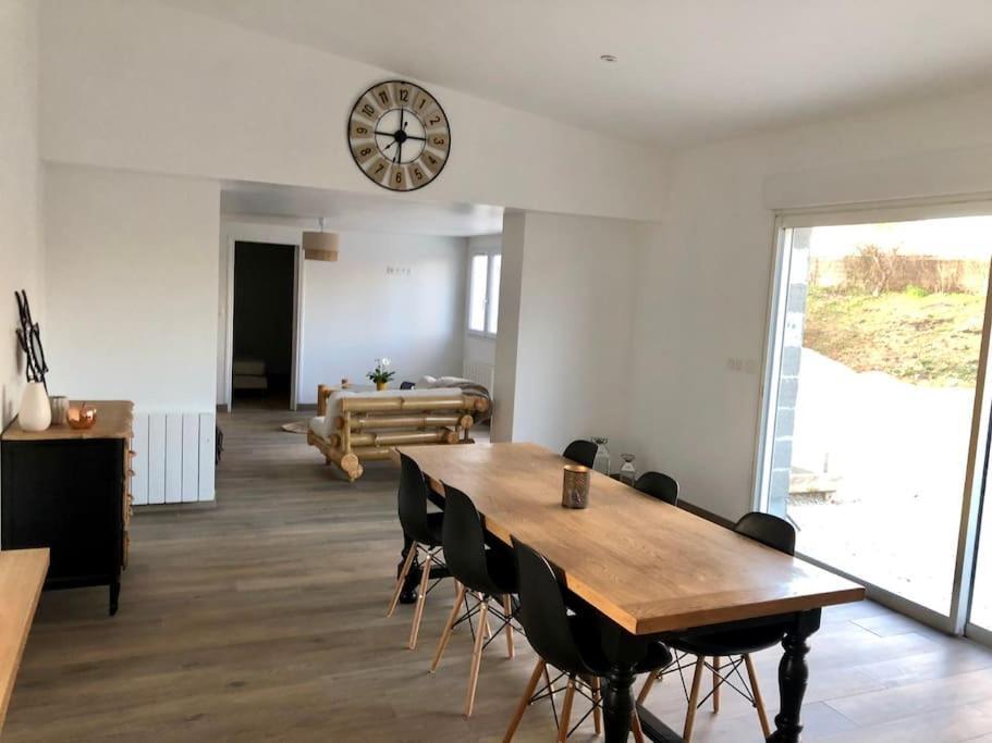 Logement De Plain-Pied Avec Jardin, Terrasse Gurgy 外观 照片